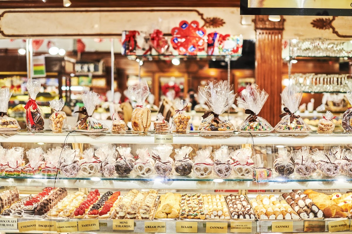 Ferrara Bakery & Cafe