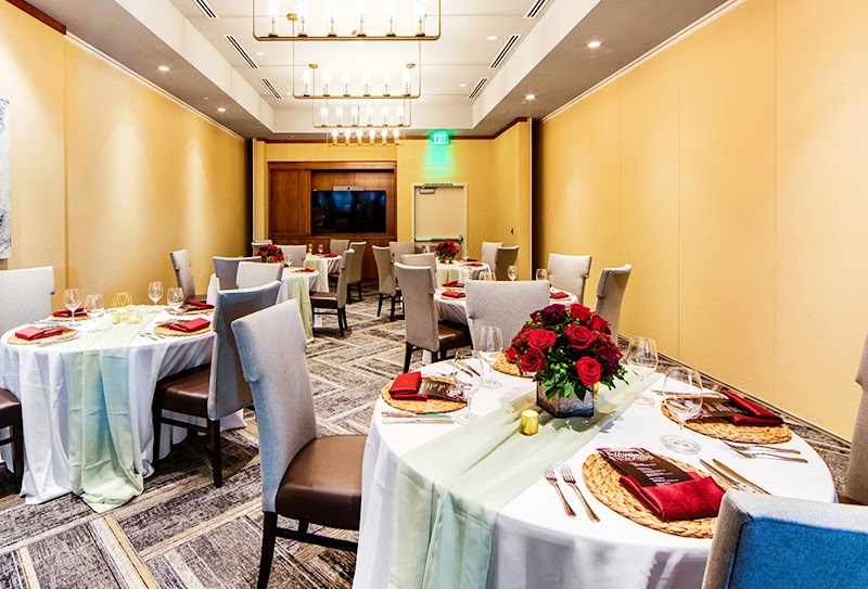 Fleming’s Prime Steakhouse & Wine Bar