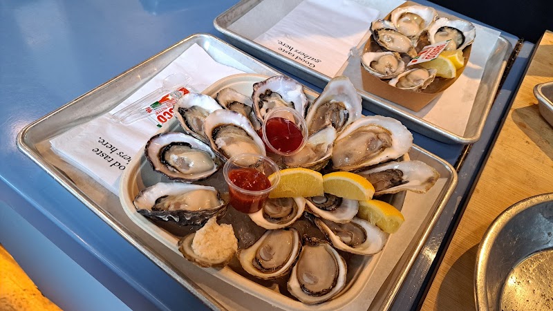 Island Oysters Raw Bar at Waterworks Food Hall