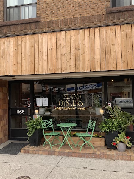 Island Oysters Restaurant & Bar