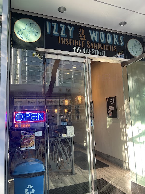 Izzy & Wooks