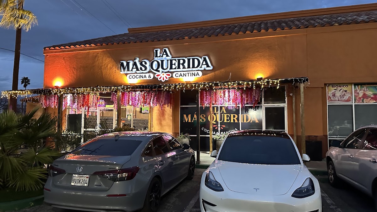La Más Querida Cantina & Cocina