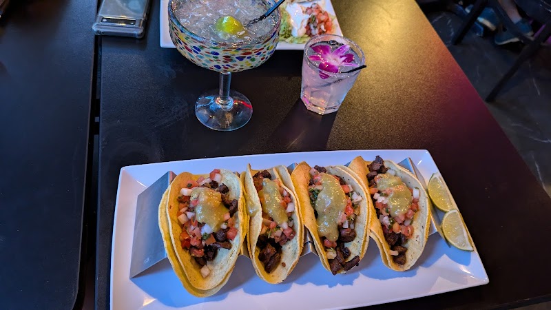 La Mesa Restaurant & Lounge