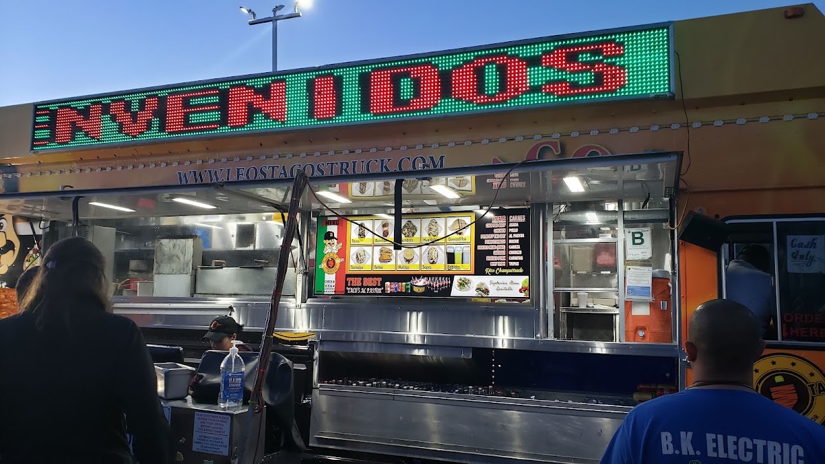 Leo's Tacos Truck