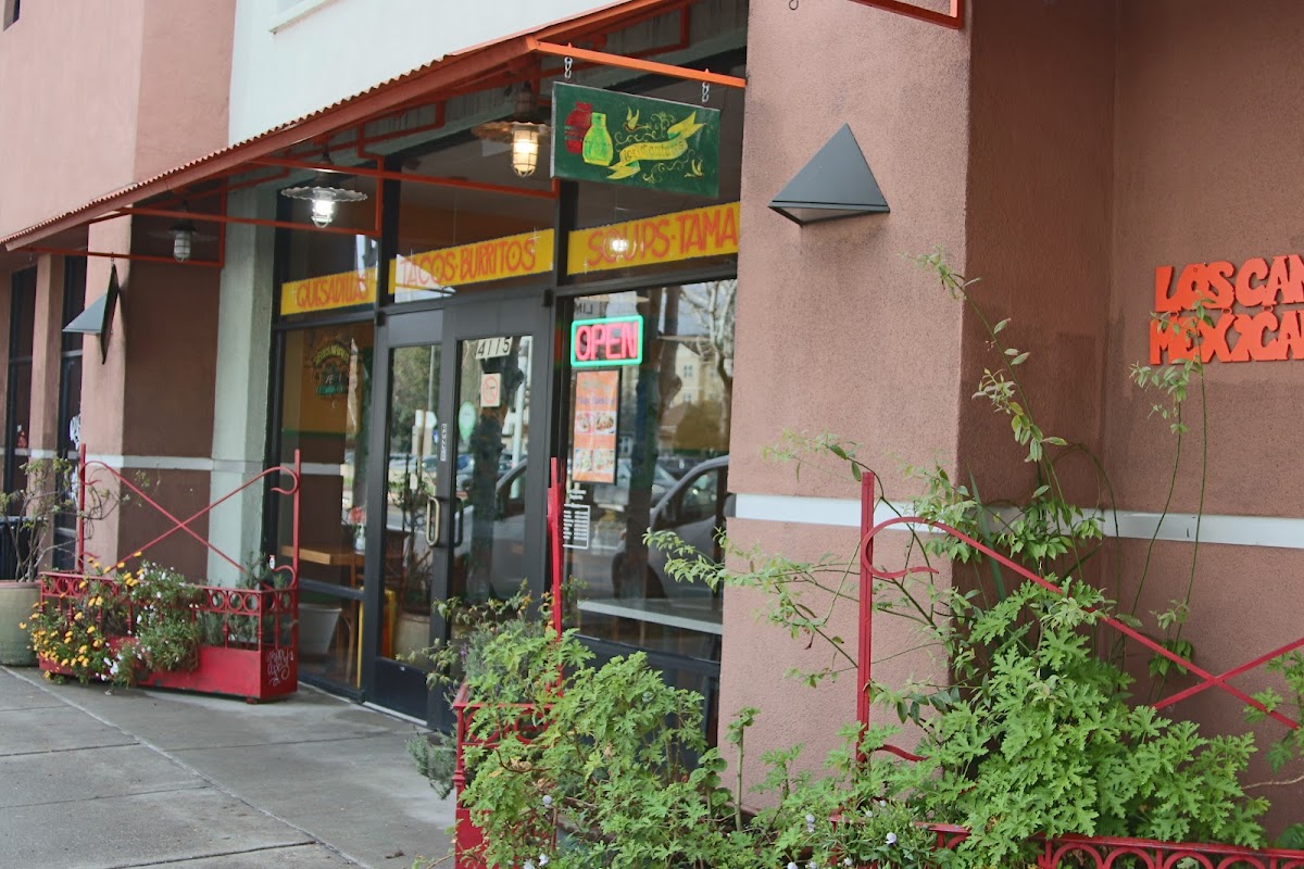 Los Cantaros Taqueria
