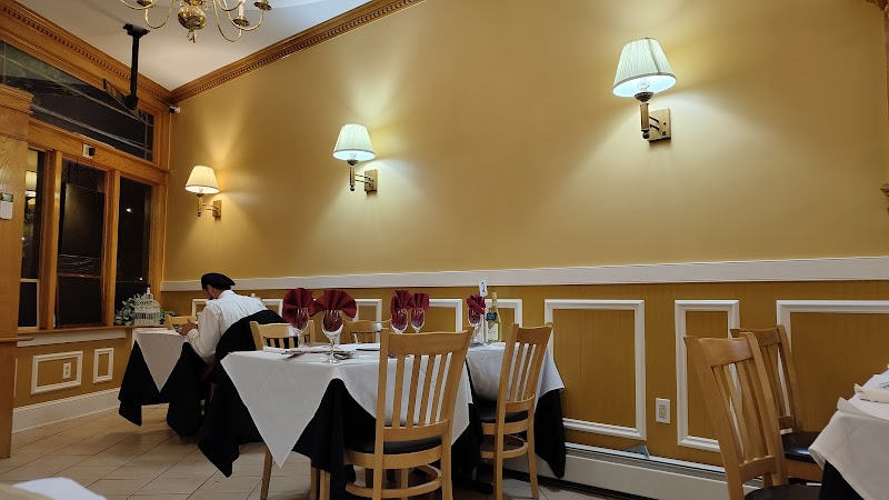 Mateus' Restaurant & Bar