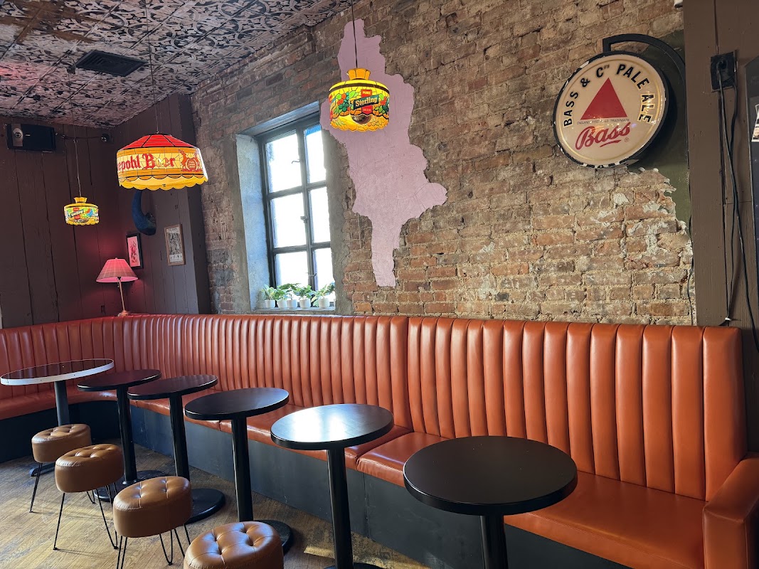 Merv’s Bar
