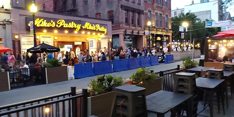 Mike's Pastry