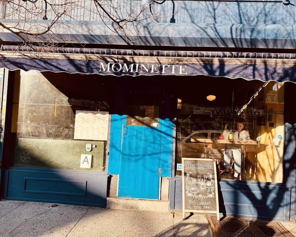 Mominette Bistro
