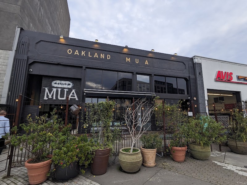 Mua