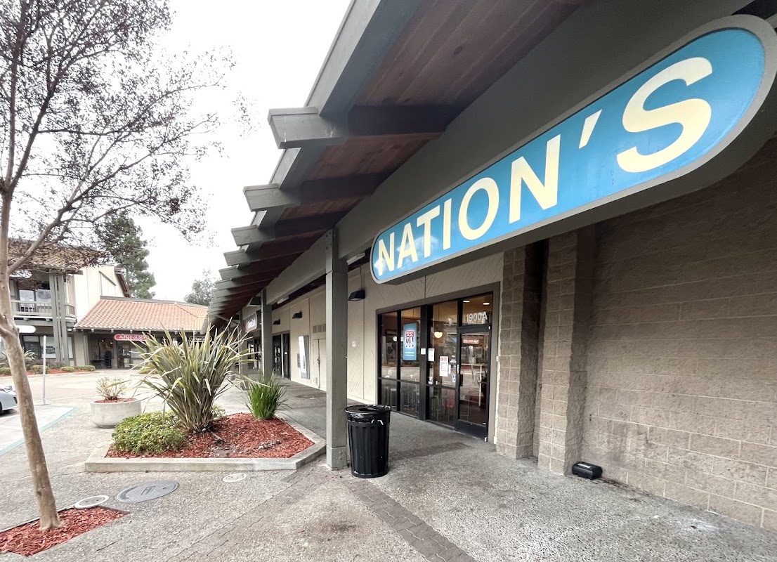 Nation's Giant Hamburgers & Great Pies