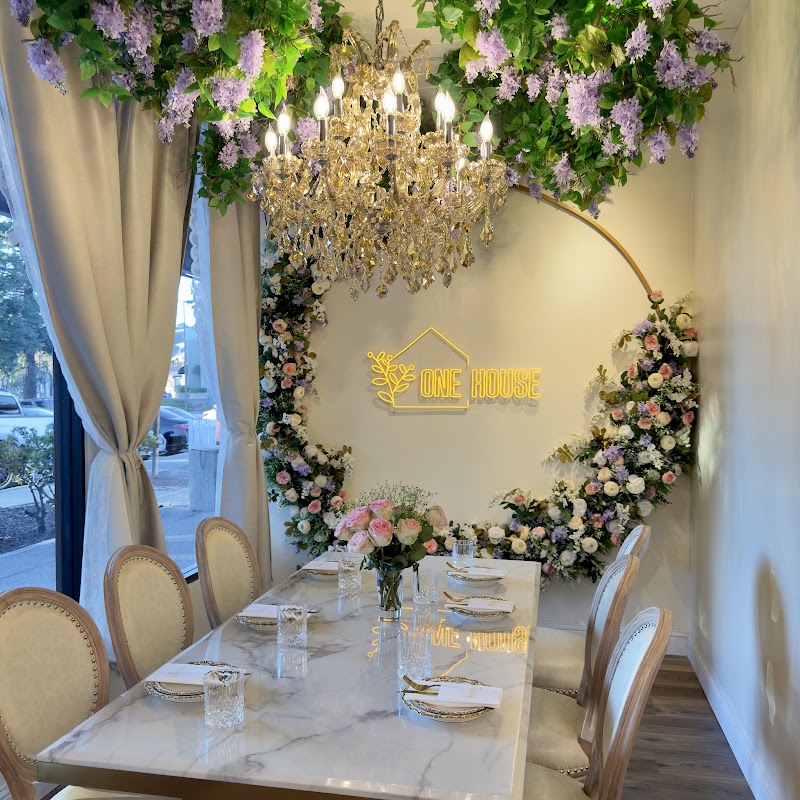 One House Bistro Brunch & Thai