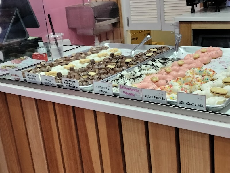 Pinku Mochi Donut Cafe