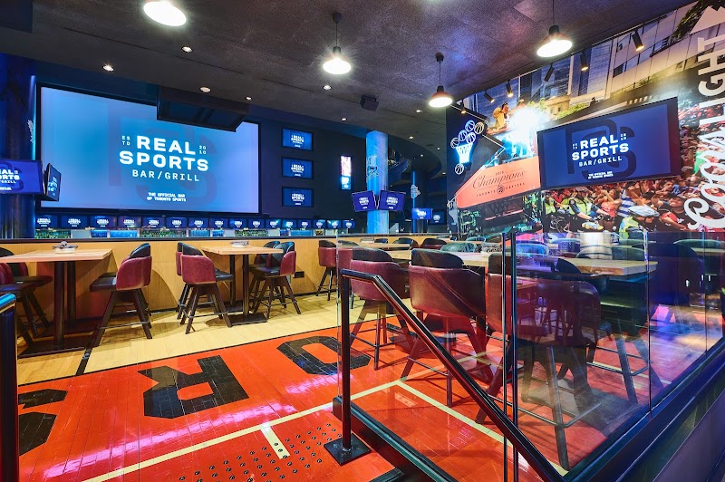 Real Sports Bar & Grill