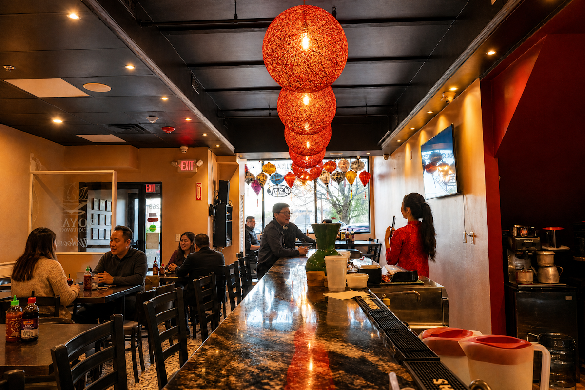 Royale Kitchen & Bar