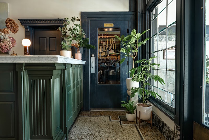 The Tin Lizzie Lounge