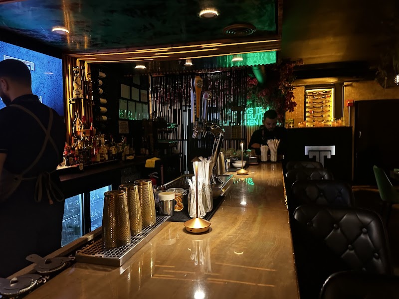 Truth Restaurant Astoria