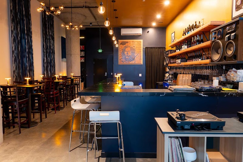 Vinyl Hi-Fi Wine Bar & Shop
