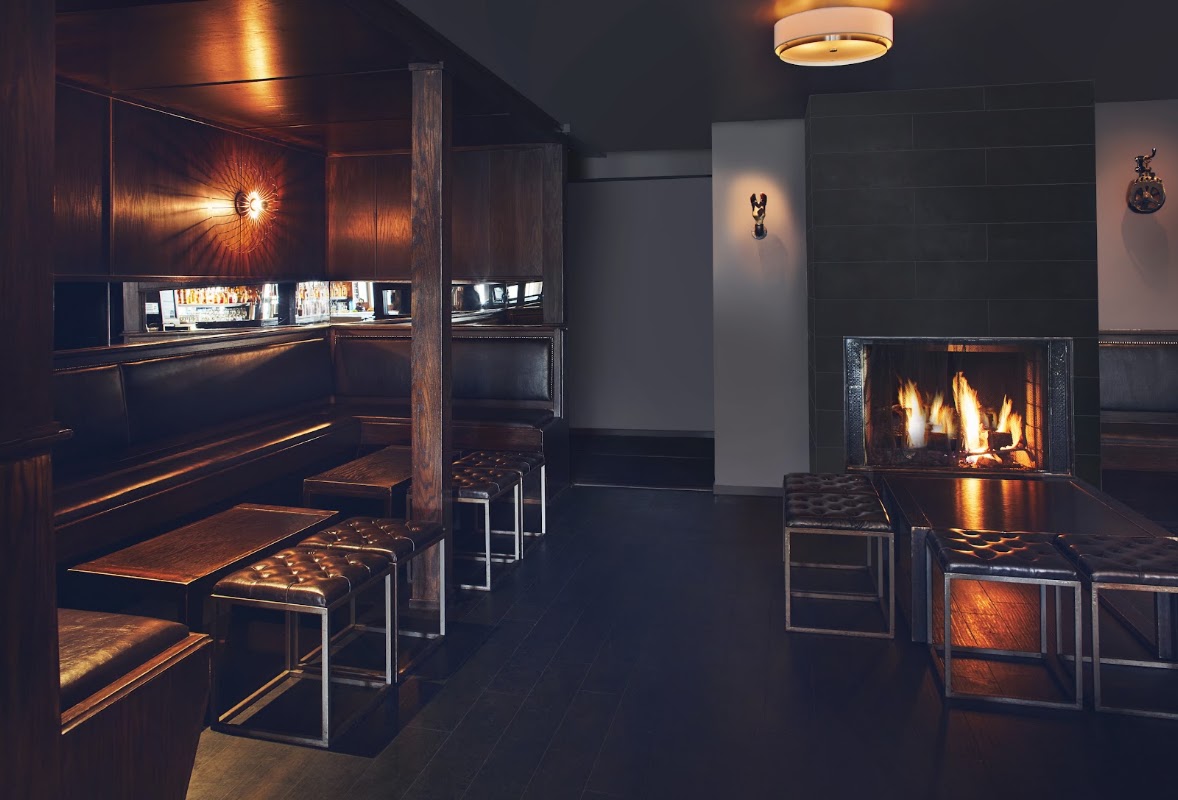 Zeki's Bar