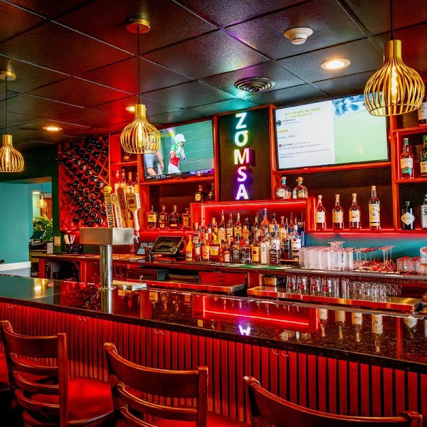 Zomsa Restaurant and Bar